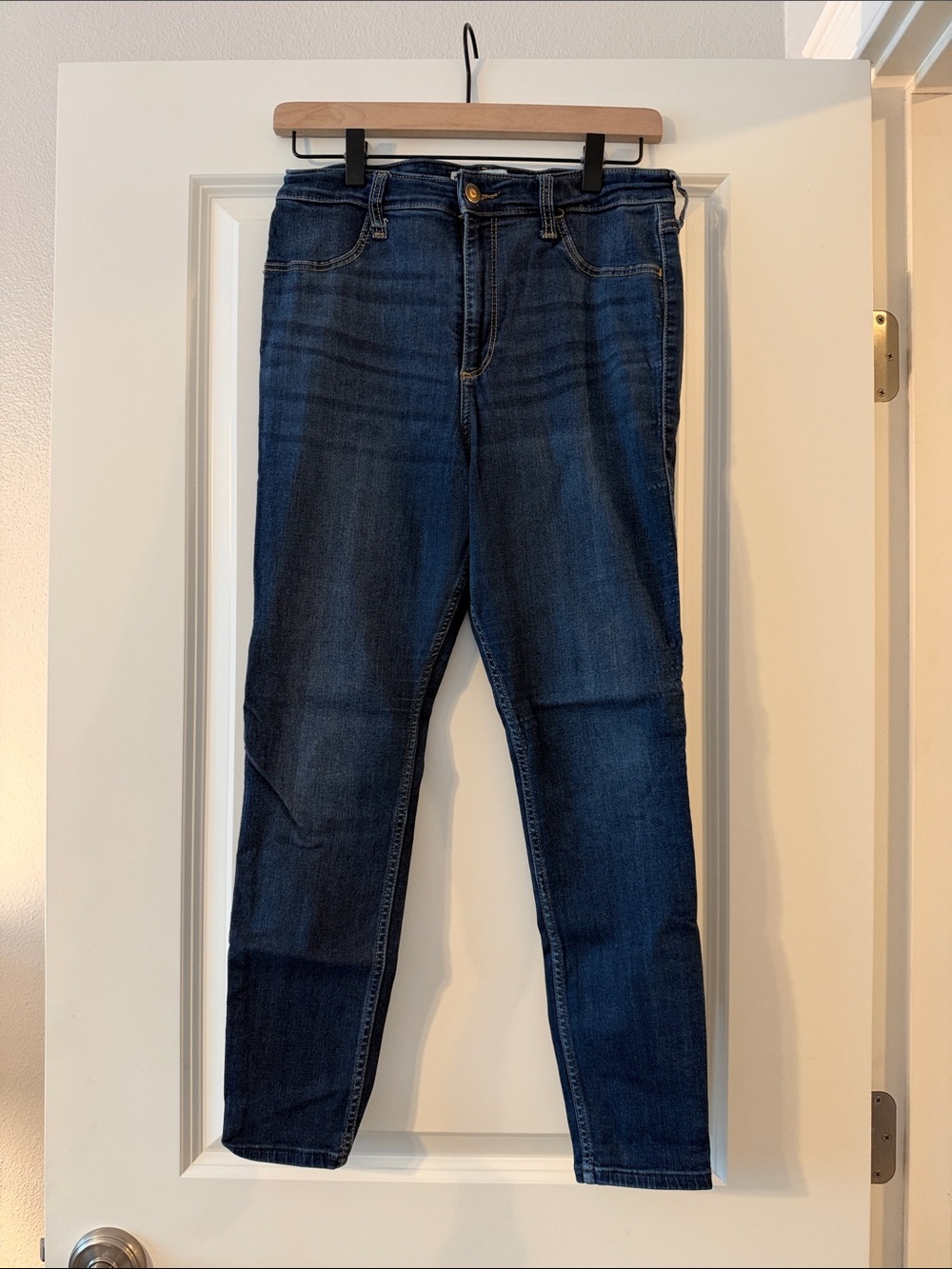 Hollister Women's Skinny Jeans - Deep Indigo Wash